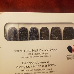 Color street living the gleam